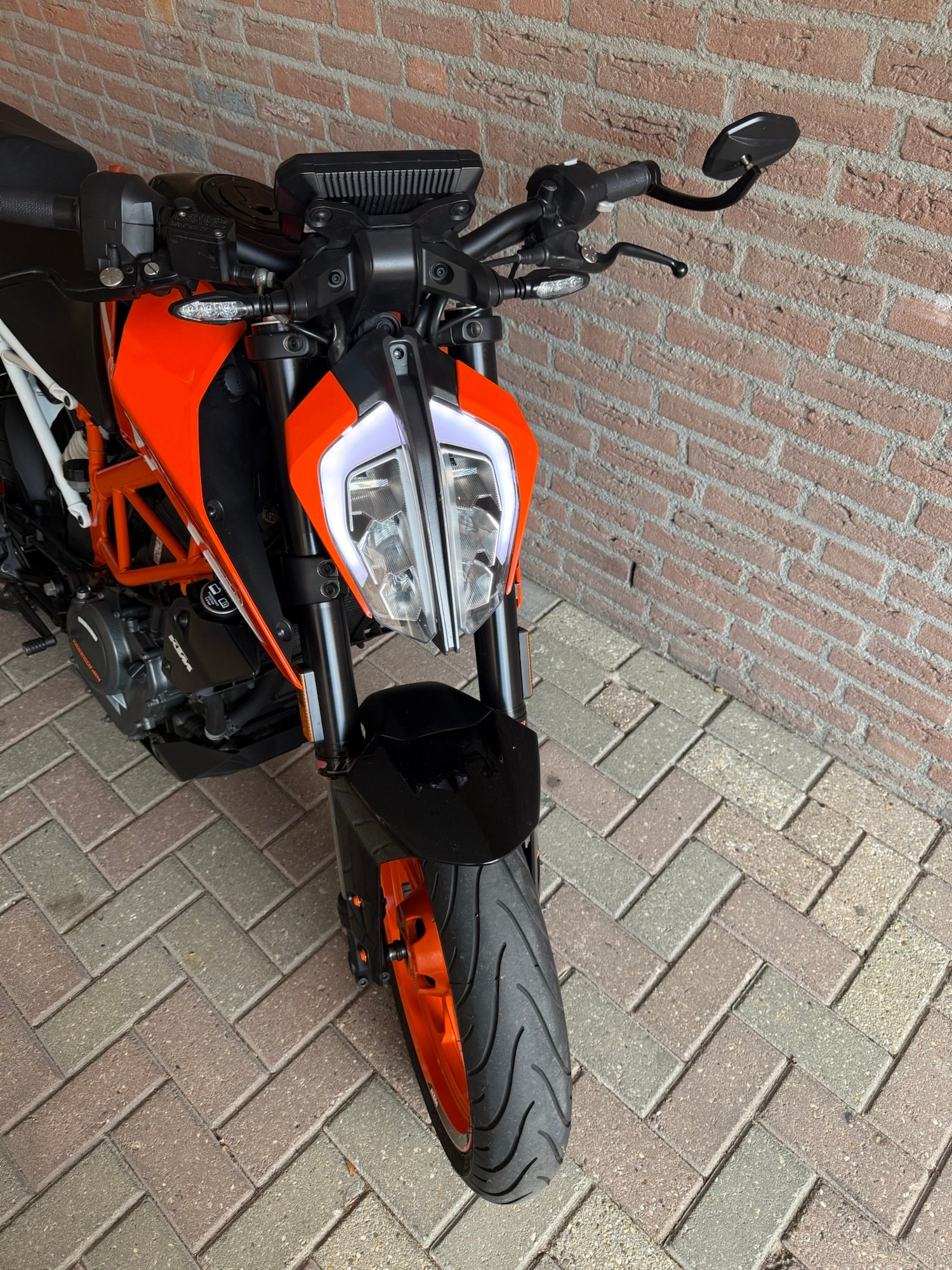 
KTM duke 390 full									