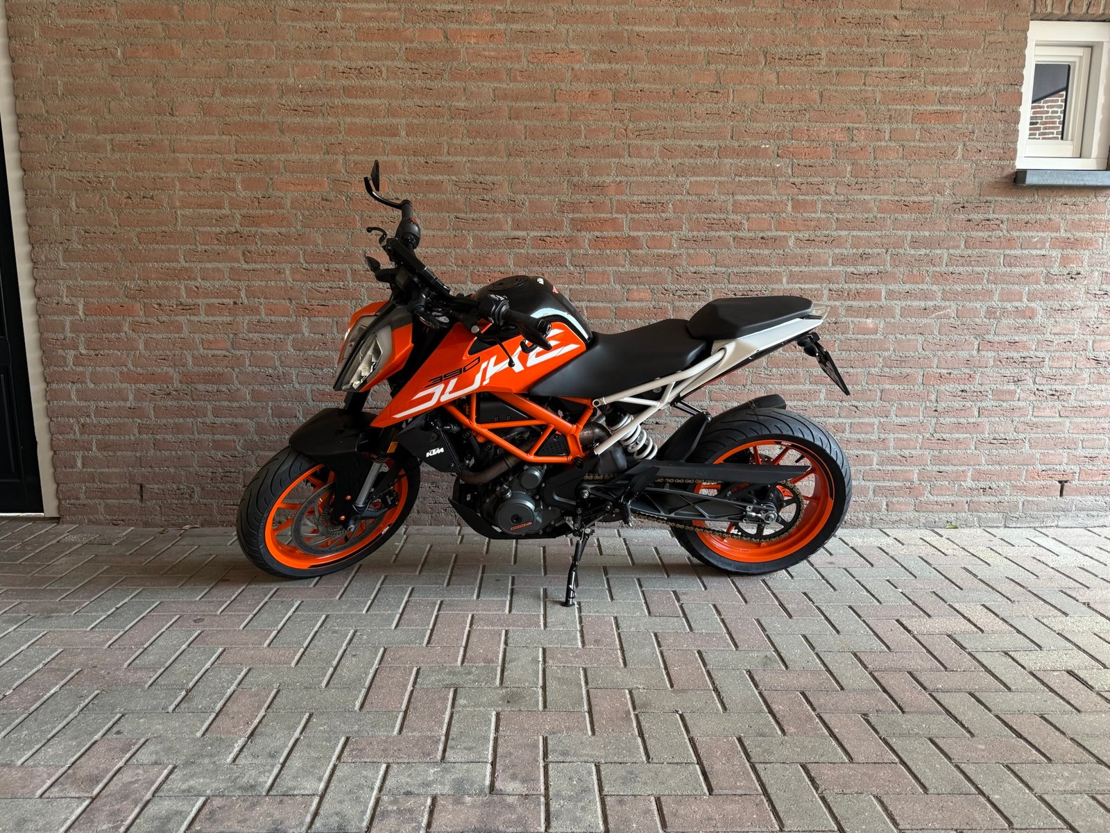 
KTM duke 390 full									