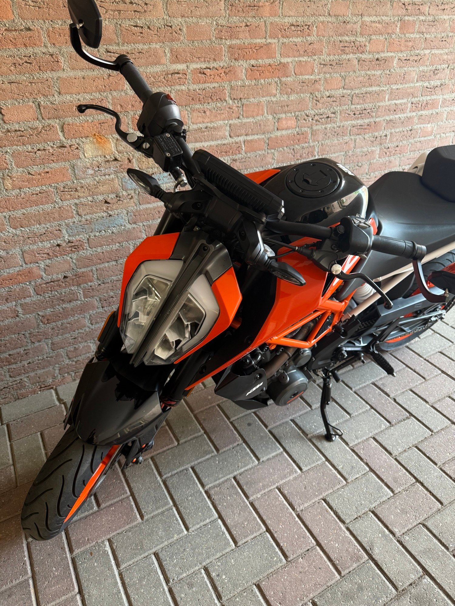 
KTM duke 390 full									